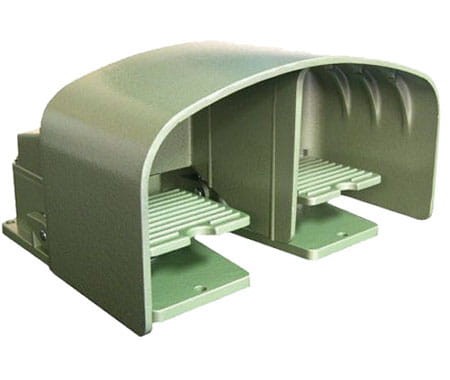 Przełącznik nożny TFS-602 podwójny z osłoną