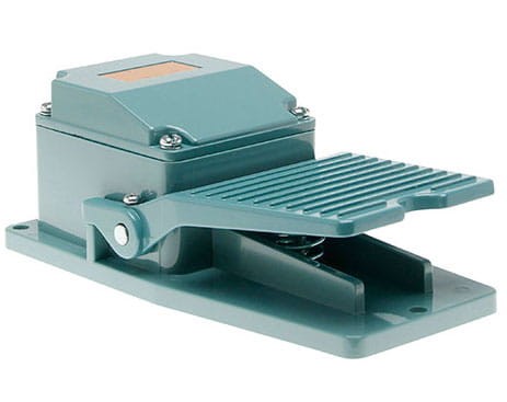 Przełącznik nożny CFS-402