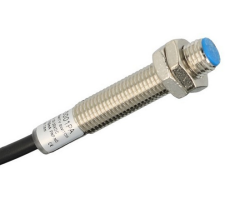 Czujnik indukcyjny LM8-3001PA